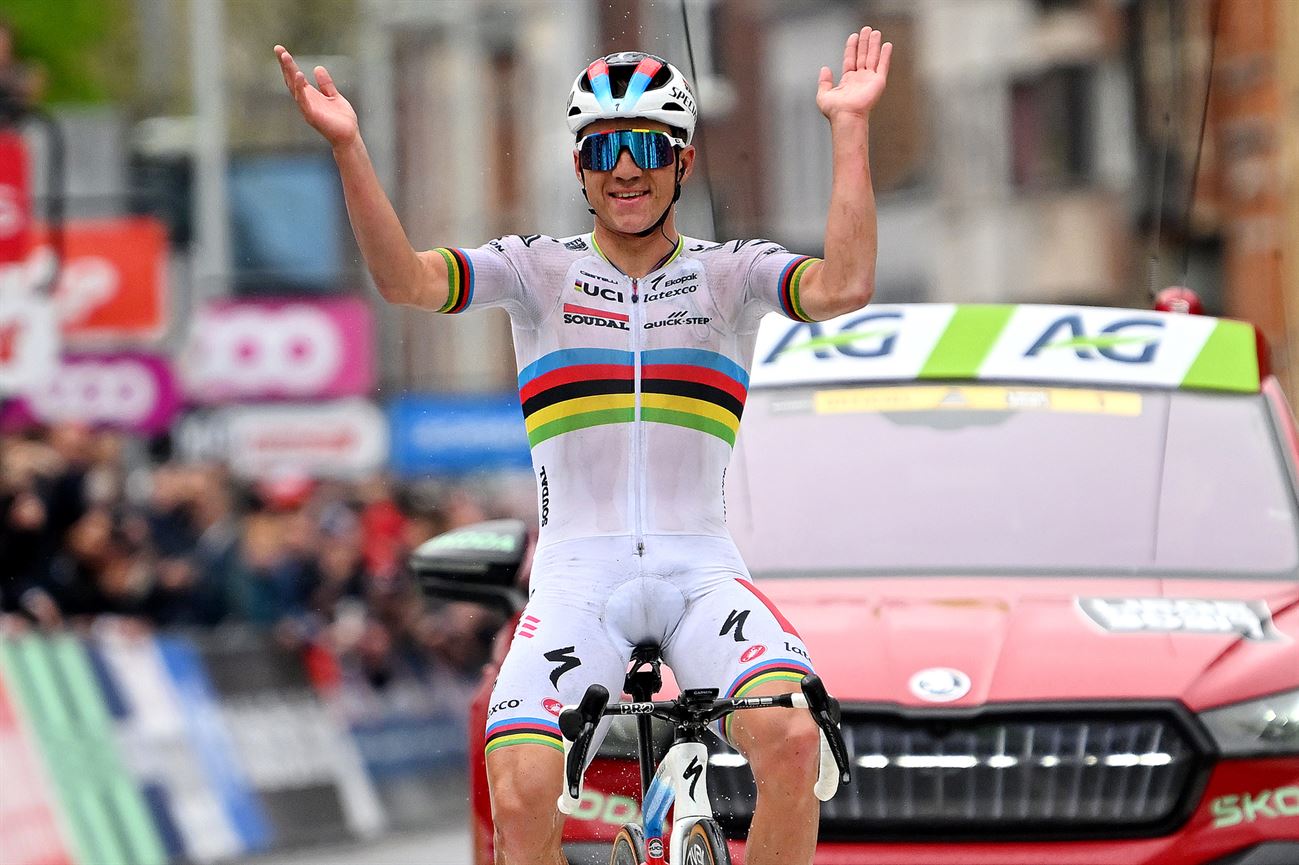 Remco Evenepoel cruises to second successive Li&egrave;ge-Bastogne-Li&egrave;ge win 