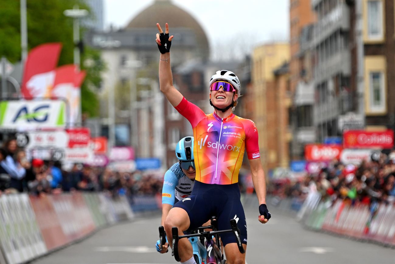 Demi Vollering wins women's Li&egrave;ge-Bastogne-Li&egrave;ge to complete historic Ardennes Triple