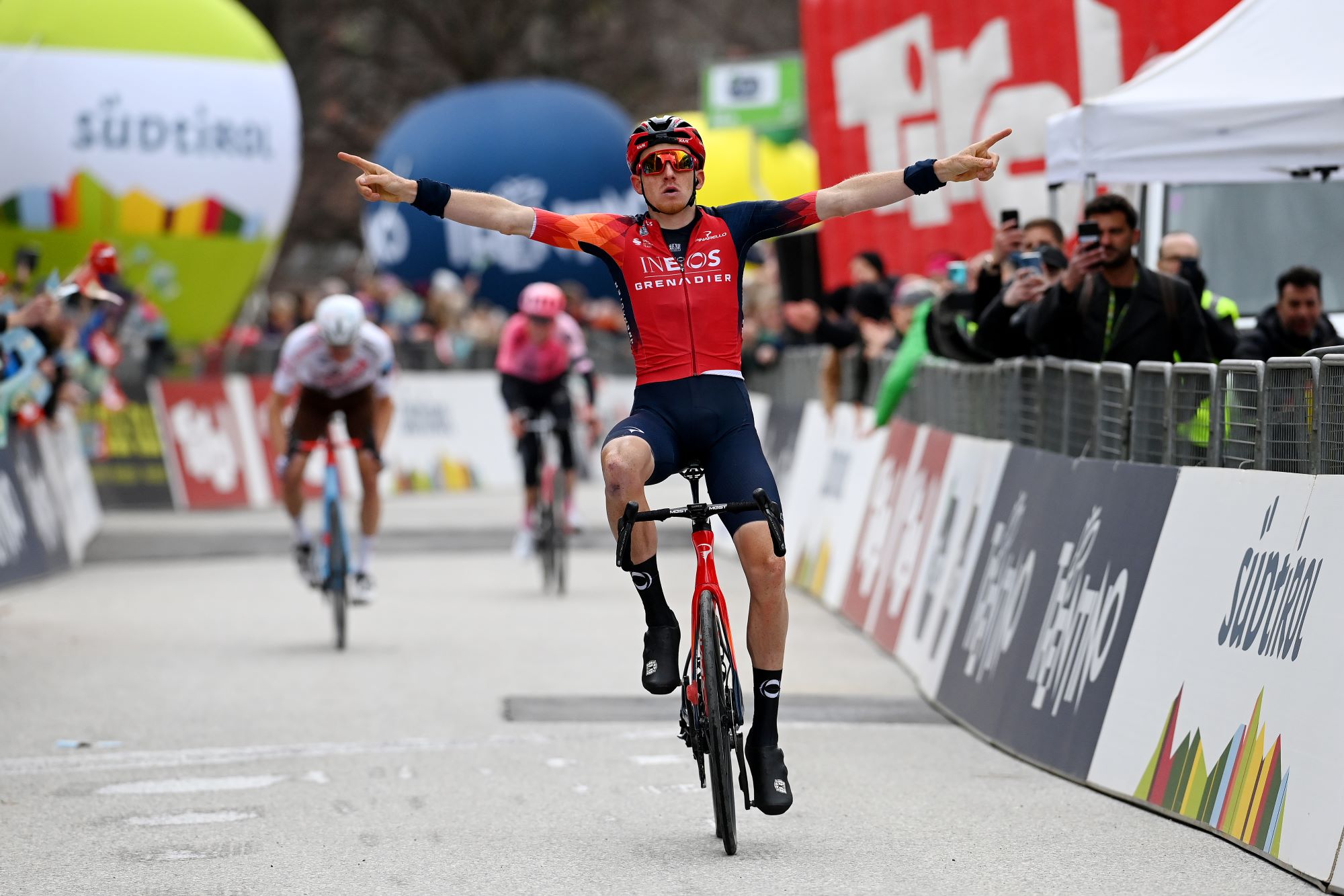 Tao Geoghegan Hart dedicates Tour of the Alps stage win to his father
